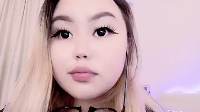 amelia sunlight online show from September 10, 2025, 4:51 pm