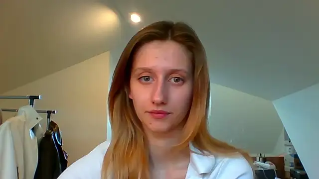 Snapshot of LUNA_delight chatting on February 14, 2025, 2:44 pm LUNA delight online show from February 14, 2025, 2:44 pm
