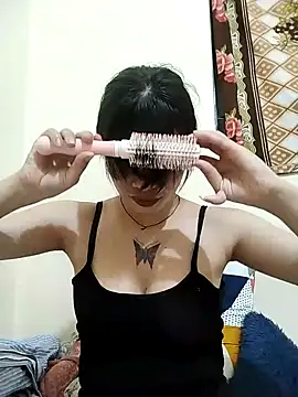 Snapshot of Cool__girl chatting on February 10, 2025, 7:38 pm Cool girl online show from February 10, 2025, 7:38 pm