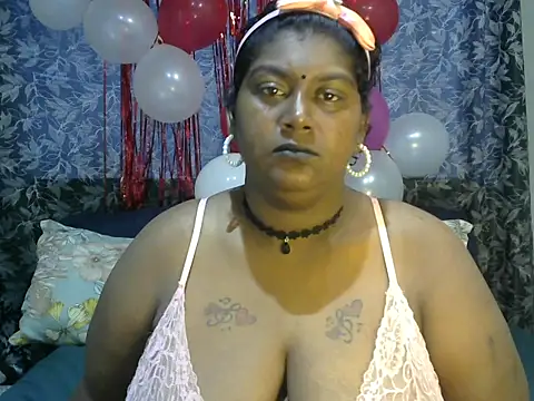 Snapshot of indiansuga chatting on February 13, 2025, 4:32 am indiansuga online show from February 13, 2025, 4:32 am