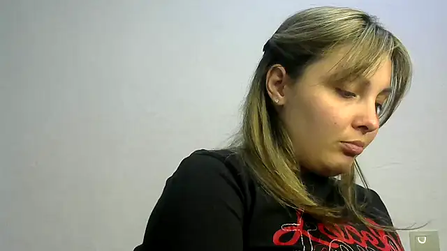 Snapshot of Iskor_ka chatting on December 18, 2024, 2:17 pm Iskor ka online show from December 18, 2024, 2:17 pm