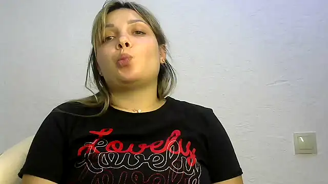 Snapshot of Iskor_ka chatting on December 18, 2024, 8:25 pm Iskor ka online show from December 18, 2024, 8:25 pm