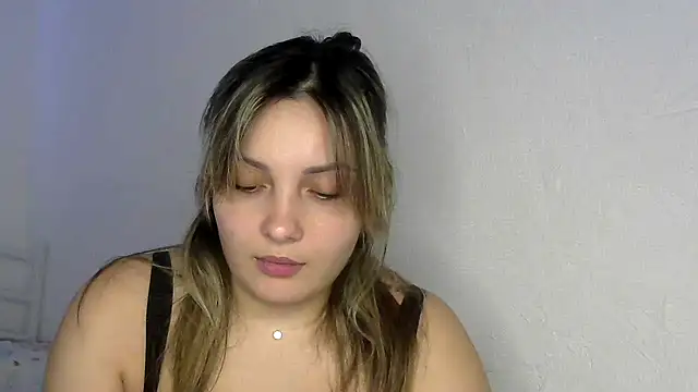 Snapshot of Iskor_ka chatting on March 5, 2025, 9:27 am Iskor ka online show from March 5, 2025, 9:27 am
