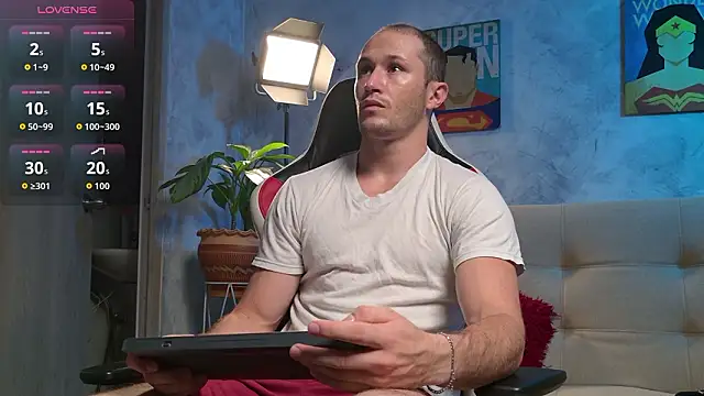 AxelFairchaild online show from February 7, 2026, 1:04 pm