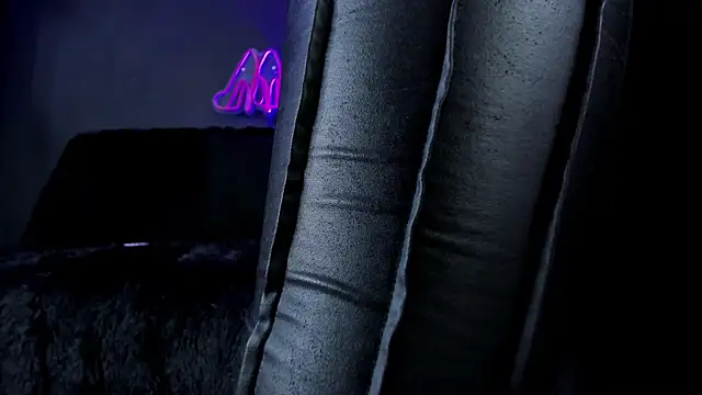 DelaneyStone online show from December 17, 2025, 9:32 pm