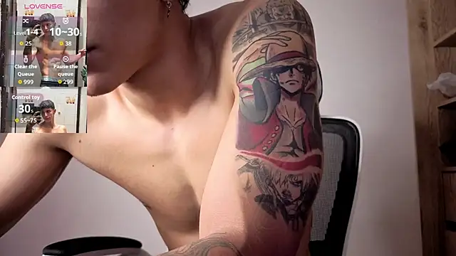 Snapshot of Cristopher23_ chatting on October 17, 2025, 9:56 am Cristopher23 online show from October 17, 2025, 9:56 am