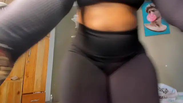 Snapshot of Lilybaudinx96 chatting on December 2, 2024, 4:42 am Lilybaudinx96 online show from December 2, 2024, 4:42 am
