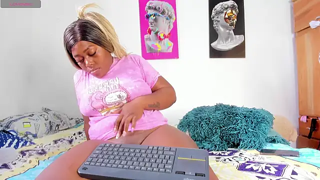 Snapshot of Lilybaudinx96 chatting on October 8, 2025, 8:17 pm Lilybaudinx96 online show from October 8, 2025, 8:17 pm