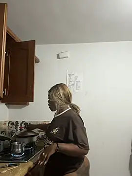 Snapshot of Lilybaudinx96 chatting on February 15, 2026, 2:19 am Lilybaudinx96 online show from February 15, 2026, 2:19 am