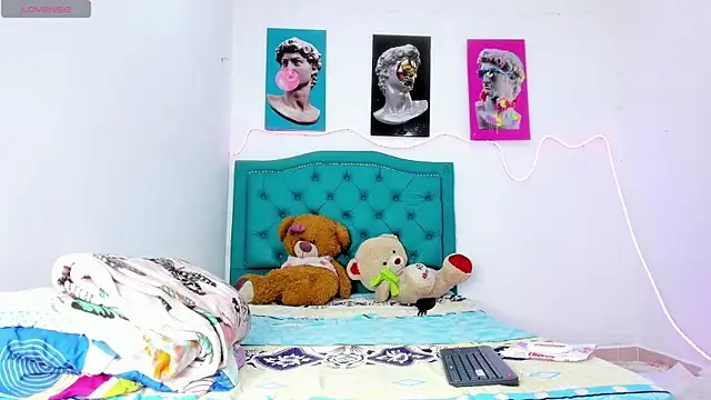 Snapshot of Lilybaudinx96 chatting on February 25, 2026, 5:39 am Lilybaudinx96 online show from February 25, 2026, 5:39 am