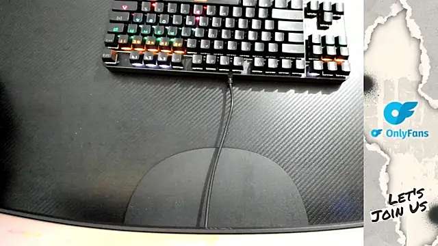 Calihotcaliente277 online show from October 1, 2025, 11:05 am