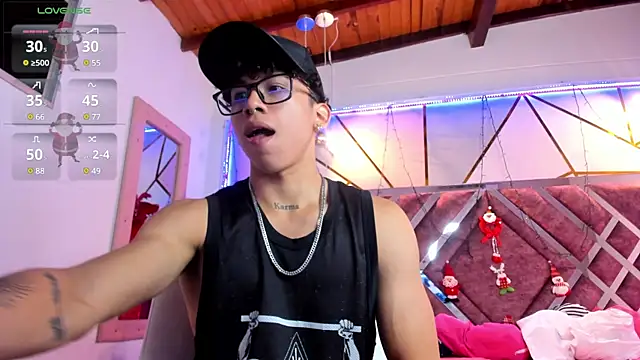 Snapshot of AkazaBoy_ chatting on December 21, 2024, 4:19 am AkazaBoy online show from December 21, 2024, 4:19 am