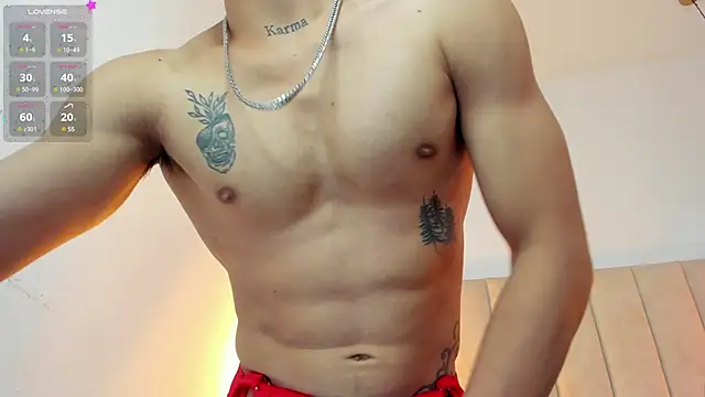 Snapshot of AkazaBoy_ chatting on January 13, 2025, 8:05 am AkazaBoy online show from January 13, 2025, 8:05 am