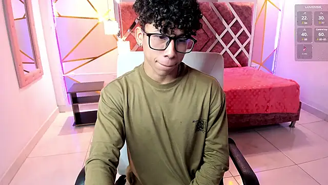 Snapshot of AkazaBoy_ chatting on January 25, 2025, 4:13 am AkazaBoy online show from January 25, 2025, 4:13 am
