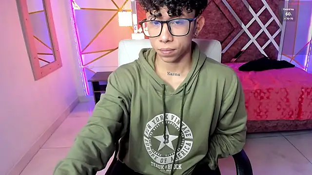 Snapshot of AkazaBoy_ chatting on January 26, 2025, 4:20 am AkazaBoy online show from January 26, 2025, 4:20 am