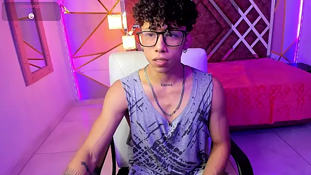 Snapshot of AkazaBoy_ chatting on January 29, 2025, 4:05 am AkazaBoy online show from January 29, 2025, 4:05 am