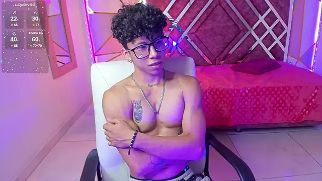 Snapshot of AkazaBoy_ chatting on January 31, 2025, 4:36 am AkazaBoy online show from January 31, 2025, 4:36 am