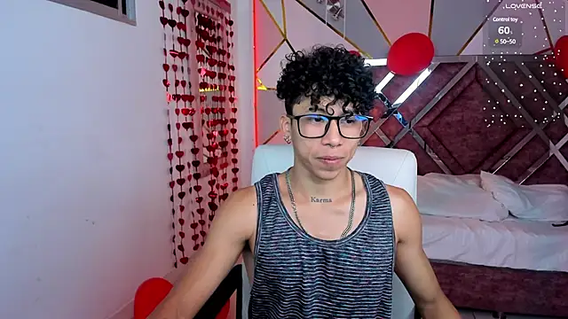 Snapshot of AkazaBoy_ chatting on February 27, 2025, 4:52 am AkazaBoy online show from February 27, 2025, 4:52 am