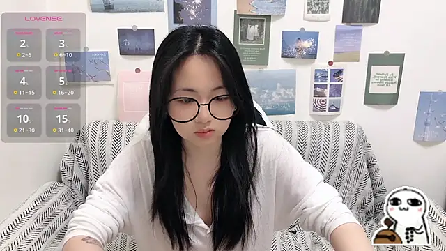 LiLiYbaby online show from April 4, 2026, 6:33 am