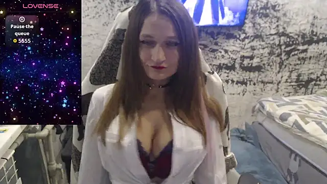 Snapshot of PamelaYoun chatting on October 8, 2025, 5:21 pm PamelaYoun online show from October 8, 2025, 5:21 pm