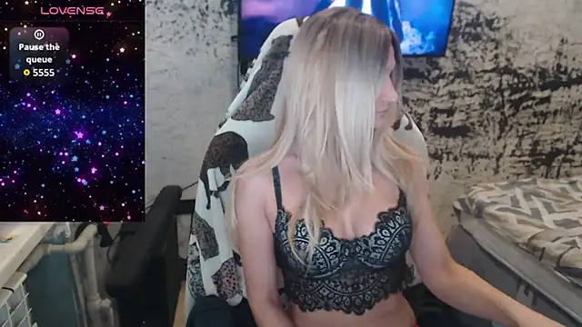 Snapshot of PamelaYoun chatting on October 14, 2025, 7:47 pm PamelaYoun online show from October 14, 2025, 7:47 pm