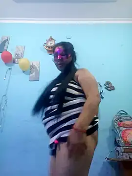 Snapshot of Punjabi_beauty123 chatting on February 9, 2025, 9:47 am Punjabi beauty123 online show from February 9, 2025, 9:47 am