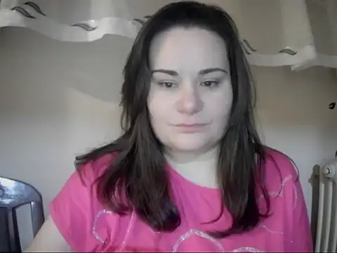Snapshot of AalinnaK chatting on February 5, 2026, 7:18 pm AalinnaK online show from February 5, 2026, 7:18 pm