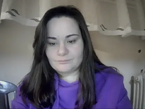 Snapshot of AalinnaK chatting on February 10, 2026, 7:29 pm AalinnaK online show from February 10, 2026, 7:29 pm