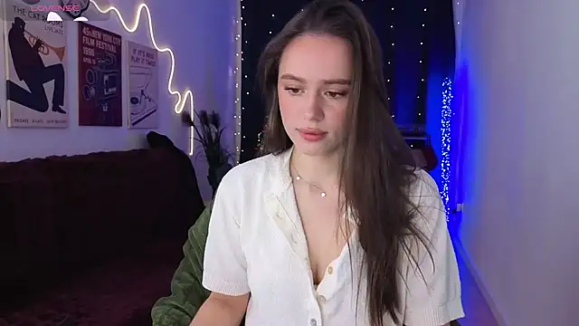 Emillias online show from November 25, 2025, 8:03 am