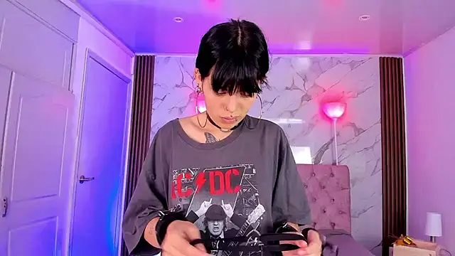 AuroraDiaz online show from December 19, 2025, 7:21 pm