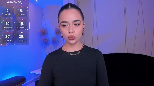 AlanaCraft online show from December 19, 2025, 1:51 pm