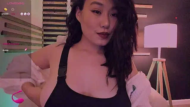 Snapshot of kimmy_chi_ chatting on January 6, 2025, 6:10 pm kimmy chi online show from January 6, 2025, 6:10 pm