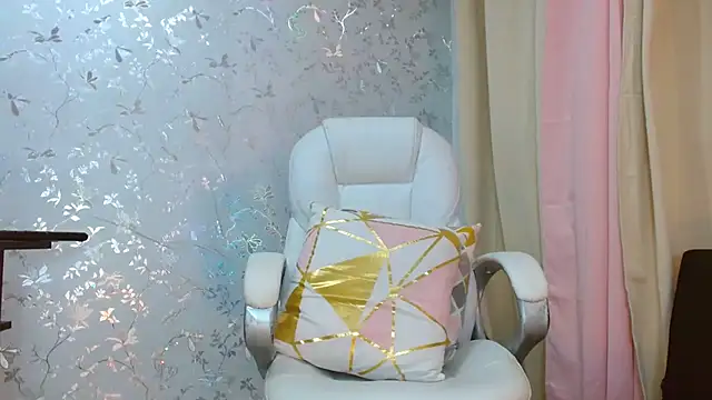 talianaprada online show from December 27, 2024, 1:53 am
