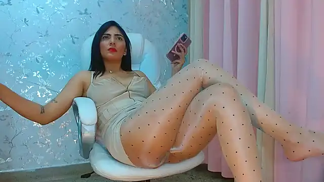 talianaprada online show from January 15, 2025, 4:36 am
