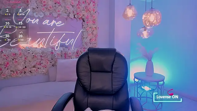 MaddisonLowe online show from January 12, 2026, 4:50 am