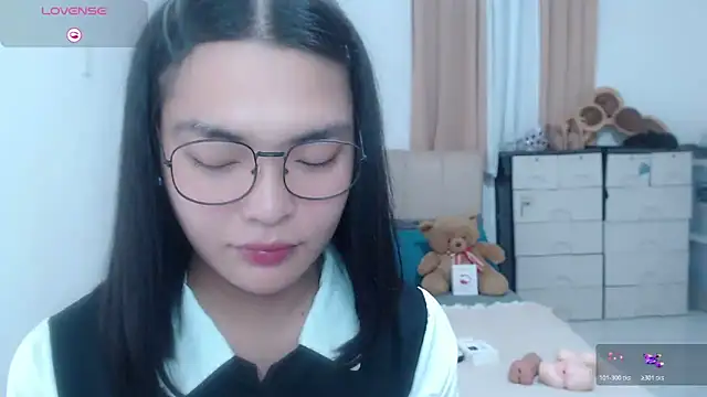 zhaviahale21 online show from August 9, 2026, 3:39 pm