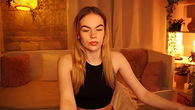 Snapshot of sn0w_barbie chatting on January 22, 2025, 4:12 pm sn0w barbie online show from January 22, 2025, 4:12 pm