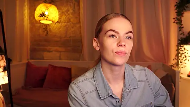 Snapshot of sn0w_barbie chatting on September 30, 2025, 8:41 am sn0w barbie online show from September 30, 2025, 8:41 am