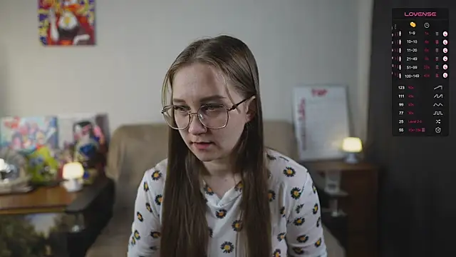 Miatiny online show from October 16, 2025, 2:01 am