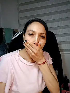 KimPielCanela online show from October 2, 2025, 3:13 am