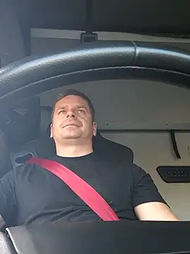 Snapshot of Dan_NFS chatting on November 2, 2025, 9:44 am Dan NFS online show from November 2, 2025, 9:44 am