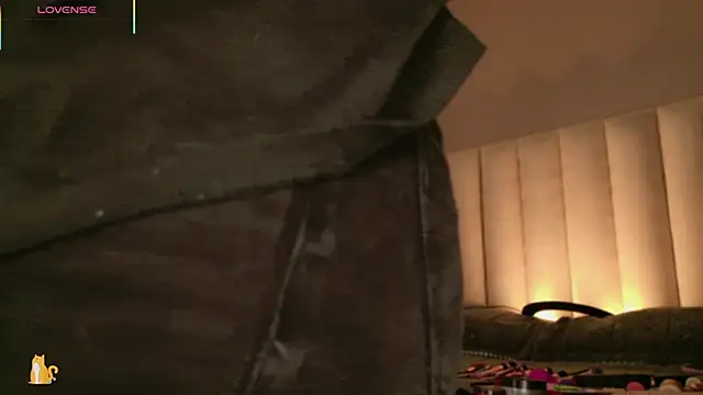 Megan mooree  online show from October 11, 2025, 12:36 pm