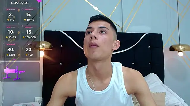 Snapshot of Oliver_king_sex chatting on January 9, 2025, 10:20 pm Oliver king sex online show from January 9, 2025, 10:20 pm