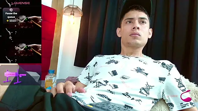 Oliver king sex online show from November 8, 2025, 4:18 pm