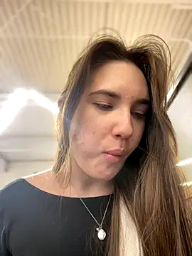 Snapshot of Holly_Molii chatting on December 5, 2024, 8:11 am Holly Molii online show from December 5, 2024, 8:11 am