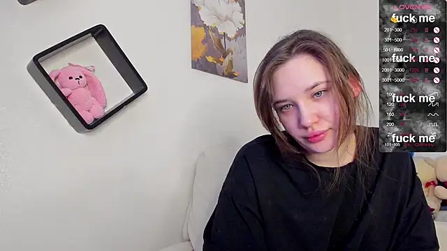 Snapshot of Holly_Molii chatting on February 13, 2025, 4:11 am Holly Molii online show from February 13, 2025, 4:11 am