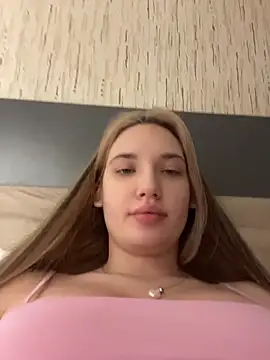 Holly Molii online show from May 30, 2026, 3:25 am