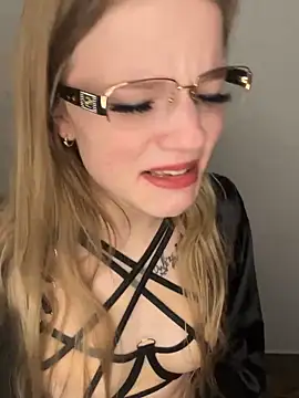 foxy ana13 online show from February 16, 2025, 8:21 am