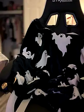 foxy ana13 online show from September 19, 2025, 4:03 am