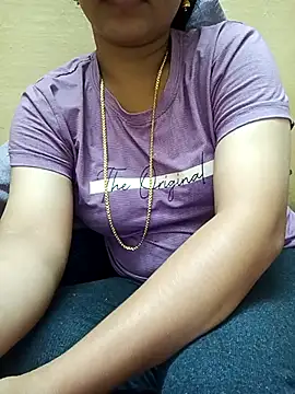 Snapshot of yourtamilcouple chatting on September 20, 2025, 12:28 pm yourtamilcouple online show from September 20, 2025, 12:28 pm